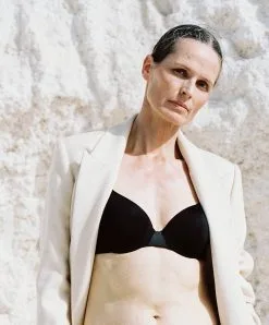 Soutien-gorge Invisible Coque Enveloppant Collection Essentiall De La Marque De Lingerie Française Chantelle.