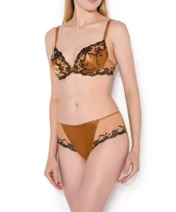 Soutien-gorge Coque En Soie Lise Charmel Collection Splendeur Soie, Coloris Ambre (=caramel). 9 Soutien-gorge Coque En Soie Lise Charmel Collection Splendeur Soie, Coloris Ambre (=caramel). -SOUTIEN-GORGE Soldes Boutique Soutien gorge coque Lise Charmel Splendeur soie ambre caramel ACC8580 SB ensemble