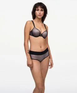 Soutien-gorge Coque à Mémoire De Forme Enveloppant Collection Smooth Lines De La Marque De Lingerie Chantelle, Coloris Noir Et Beige. -SOUTIEN-GORGE Soldes Boutique Soutien gorge coque a memoire de forme enveloppant Chantelle Smooth Lines noir beige C11N60 0DS 6