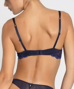 Soutien-gorge Coque En Soie Lise Charmel Collection Splendeur Soie, Coloris Splendeur Bermudes (=bleu Marine). -SOUTIEN-GORGE Soldes Boutique Soutien gorge coque en soie Lise Charmel Splendeur soie bermudes bleu marine ACC8580 BS 502