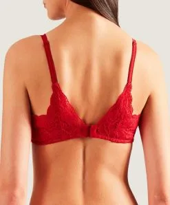 Soutien-gorge Coque Moulé Lisse Spacer Rouge De La Collection Lingerie Permanente Rosessence Par Aubade Paris. -SOUTIEN-GORGE Soldes Boutique Soutien gorge coque moule lisse spacer Rosessence gala Aubade rouge HK09 02 GALA 13