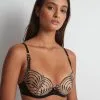 Soutien-gorge Coque Aubade De La Collection Lingerie Hypnolove. 2 Soutien-gorge Coque Aubade De La Collection Lingerie Hypnolove. -SOUTIEN-GORGE Soldes Boutique Soutien gorge coque plongeant hypnolove Aubade noir LDN08 ECLE