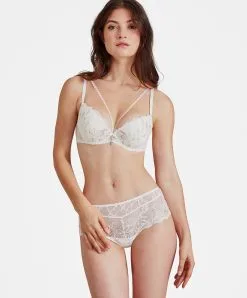 Soutien-gorge Push-up Plongeant De La Collection De Lingerie Capsule Encre De Chine Créée Par Hong Wai Et Aubade, Coloris Éternel (=ivoire). 9 Soutien-gorge Push-up Plongeant De La Collection De Lingerie Capsule Encre De Chine Créée Par Hong Wai Et Aubade, Coloris Éternel (=ivoire). -SOUTIEN-GORGE Soldes Boutique Soutien gorge coque plunge Encre de Chine eternel Aubade nacre QF08 N 6 ETER 3