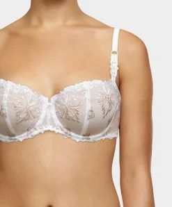 Soutien-gorge Corbeille Collection Champs Elysées De La Marque De Lingerie Chantelle, Coloris Blanc Et Marron. -SOUTIEN-GORGE Soldes Boutique Soutien gorge corbeille Chantelle champs elysees blanc marron C26050 0QS 12