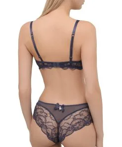 Soutien-gorge CorbeilleLise Charmel Collection Soir De Venise Coloris Gris Venise GV (8148). 15 Soutien-gorge CorbeilleLise Charmel Collection Soir De Venise Coloris Gris Venise GV (8148). -SOUTIEN-GORGE Soldes Boutique Soutien gorge corbeille Lise Charmel Soir de Venise Gris venise ACA3003 GV 1002