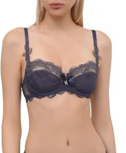 Soutien-gorge CorbeilleLise Charmel Collection Soir De Venise Coloris Gris Venise GV (8148). 12 Soutien-gorge CorbeilleLise Charmel Collection Soir De Venise Coloris Gris Venise GV (8148). -SOUTIEN-GORGE Soldes Boutique Soutien gorge corbeille Lise Charmel Soir de Venise Gris venise ACA3003 GV 104