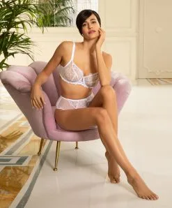 Soutien-gorge Corbeille Grande Taille De La Collection De Lingerie Blanche Crystal Poésie Par Lise Charmel. 9 Soutien-gorge Corbeille Grande Taille De La Collection De Lingerie Blanche Crystal Poésie Par Lise Charmel. -SOUTIEN-GORGE Soldes Boutique Soutien gorge corbeille grand taille Lise Charmel crystal poesie blanc BCH2834 BL fashion 3