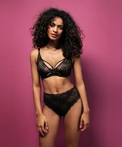 Soutien-gorge Décolleté Plongeant Armature Apex Haute Collection Permanente De Dessous Sexy Freya Fatale De La Maison Freya Lingerie, Coloris Noir.  -SOUTIEN-GORGE Soldes Boutique Soutien gorge decollete plongeant armature apex haute Freya Freya Fatale noir AA401422 NOR 13