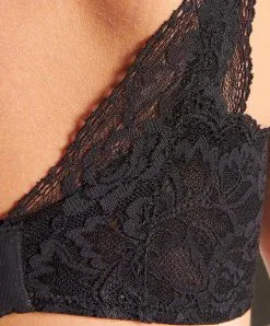 Soutien-gorge Moulé Emboitant Grande Taille Collection Lingerie Lysessence Coloris Noir De Chez Aubade Paris. -SOUTIEN-GORGE Soldes Boutique Soutien gorge emboitant confort grande taille Lysessence Aubade noir NK13 NOIR 16