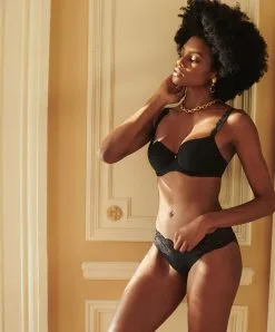 Soutien-gorge Moulé Emboitant Grande Taille Collection Lingerie Quotidienne Sweetessence Coloris Noir De Chez Aubade Paris. -SOUTIEN-GORGE Soldes Boutique Soutien gorge emboitant confort grande taille sweetessence black Aubade noir IKC13 NOIR fashion 2