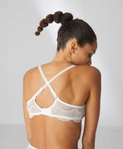 Simone Perele Soutien-gorge Emboitant En Dentelle Avec Armatures Simone Pérèle Collection De Lingerie Permanente Karma Coloris Naturel (=ivoire). -SOUTIEN-GORGE Soldes Boutique Soutien gorge emboitant en dentelle avec armatures Simone Perele Karma naturel nacre 12V310 030 3