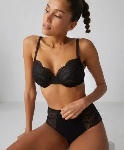 Simone Perele Soutien-gorge Emboitant En Dentelle Avec Armatures Simone Pérèle Collection De Lingerie Permanente Karma Coloris Noir. -SOUTIEN-GORGE Soldes Boutique Soutien gorge emboitant en dentelle avec armatures Simone Perele Karma noir 12V310 015 3