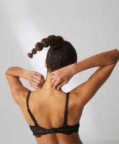 Simone Perele Soutien-gorge Emboitant En Dentelle Avec Armatures Simone Pérèle Collection De Lingerie Permanente Karma Coloris Noir. -SOUTIEN-GORGE Soldes Boutique Soutien gorge emboitant en dentelle avec armatures Simone Perele Karma noir 12V310 015 4
