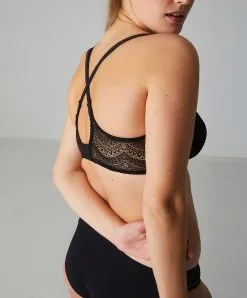 Simone Perele Soutien-gorge Emboitant En Dentelle Avec Armatures Simone Pérèle Collection De Lingerie Permanente Karma Coloris Noir. -SOUTIEN-GORGE Soldes Boutique Soutien gorge emboitant en dentelle avec armatures Simone Perele Karma noir 12V310 015 7