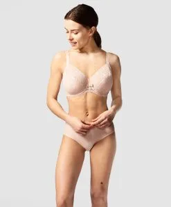 Soutien-gorge Armatures Couvrant Grande Taille Beige Doré  Collection Day To Night De Chez Chantelle.  -SOUTIEN-GORGE Soldes Boutique Soutien gorge emboitant grande taille Chantelle Day to Night beige dore chair C15F10 01N 4