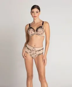 Soutien-gorge Couvrant Grande Taille Lise Charmel De La Collection Lingerie De Charme Follement Sexy En Coloris Nude Sexy. 16 Soutien-gorge Couvrant Grande Taille Lise Charmel De La Collection Lingerie De Charme Follement Sexy En Coloris Nude Sexy. -SOUTIEN-GORGE Soldes Boutique Soutien gorge grande taille Lise Charmel Follement sexy nude sexy BCH6145 NS 4