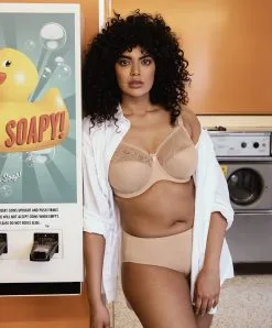 Soutien-gorge Emboitant Grande Taille à Armatures Elomi Collection Morgan, Coloris Sahara (=sable). 13 Soutien-gorge Emboitant Grande Taille à Armatures Elomi Collection Morgan, Coloris Sahara (=sable). -SOUTIEN-GORGE Soldes Boutique Soutien gorge grande taille couvrant armature Elomi Morgan sahara Chair EL4111 SAH 10