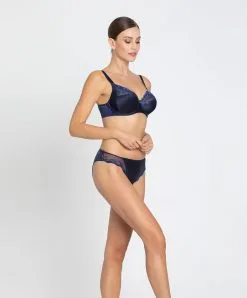 Soutien-gorge Grande Taille En Soie Lise Charmel Collection Splendeur Soie, Coloris Splendeur Bermudes (=bleu Marine). -SOUTIEN-GORGE Soldes Boutique Soutien gorge grande taille en soie Lise Charmel Splendeur soie bermudes bleu marine ACC6180 BS 506