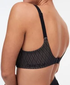Soutien-gorge Moulé Très Enveloppant à Armatures Collection Smooth Lines De La Marque De Lingerie Chantelle, Coloris Noir Et Beige. 12 Soutien-gorge Moulé Très Enveloppant à Armatures Collection Smooth Lines De La Marque De Lingerie Chantelle, Coloris Noir Et Beige. -SOUTIEN-GORGE Soldes Boutique Soutien gorge moule tres enveloppant avec armatures Chantelle Smooth Lines noir beige C11N10 0DS 4