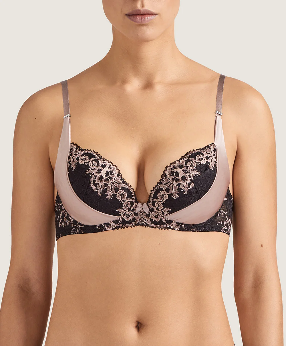 Soutien-gorge Push-up Collection Femme Glamour Coloris Sonate (rose Poudré) De Chez Aubade Paris. 3 Soutien-gorge Push-up Collection Femme Glamour Coloris Sonate (rose Poudré) De Chez Aubade Paris.
