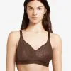 Soutien-gorge Sans Armatures Collection Lingerie Invisible Grande Taille C Magnifique De La Marque De Lingerie Chantelle, Coloris Noyer. 1 Soutien-gorge Sans Armatures Collection Lingerie Invisible Grande Taille C Magnifique De La Marque De Lingerie Chantelle, Coloris Noyer. -SOUTIEN-GORGE Soldes Boutique Soutien gorge sans armatures grande taille Chantelle C Magnifique noyer brun C18920 0ST 1