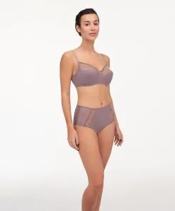 Soutien-gorge Sans Armatures Maintien Chantelle De La Collection Luminesce En Coloris Terre D'ombre Sauvage. -SOUTIEN-GORGE Soldes Boutique Soutien gorge sans armatures grande taille Chantelle Luminesce terre d ombre taupe C19K20 0C1 6