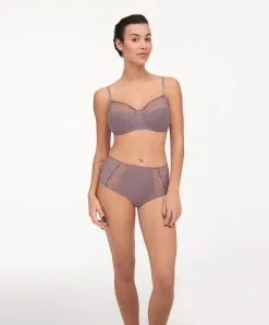 Soutien-gorge Sans Armatures Maintien Chantelle De La Collection Luminesce En Coloris Terre D'ombre Sauvage. -SOUTIEN-GORGE Soldes Boutique Soutien gorge sans armatures grande taille Chantelle Luminesce terre d ombre taupe C19K20 0C1 7