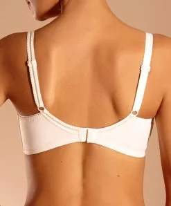 Soutien-gorge Sans Armatures Maintien Ivoire De La Collection De Lingerie Quotidienne Pont Neuf De Par Chantelle. -SOUTIEN-GORGE Soldes Boutique Soutien gorge sans armatures grande taille Chantelle Pont Neuf ivoire nacre C13820 035 41
