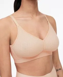 Soutien-gorge Sans Armatures Grande Taille Collection Smooth Lines De La Marque De Lingerie Chantelle, Coloris Beige Doré (=chair). -SOUTIEN-GORGE Soldes Boutique Soutien gorge sans armatures grande taille Chantelle Smooth Lines Beige dore C11N80 01N 6