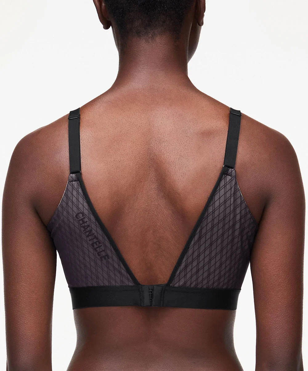 Soutien-gorge Sans Armatures Grande Taille Collection Smooth Lines De La Marque De Lingerie Chantelle, Coloris Noir Et Beige. 4 Soutien-gorge Sans Armatures Grande Taille Collection Smooth Lines De La Marque De Lingerie Chantelle, Coloris Noir Et Beige. – Image 2