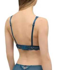 Soutien-gorge Sans Armatures En Soie Lise Charmel Collection Splendeur Soie Coloris Cyan à Mi-chemin Entre Le Bleu Et Le Vert, Dans L'esprit D'un Plumage De Paon. 13 Soutien-gorge Sans Armatures En Soie Lise Charmel Collection Splendeur Soie Coloris Cyan à Mi-chemin Entre Le Bleu Et Le Vert, Dans L'esprit D'un Plumage De Paon. -SOUTIEN-GORGE Soldes Boutique Soutien gorge sans armatures triangle en soie Lise Charmel Splendeur soie cyan bleu vert ACC6580 SC 2