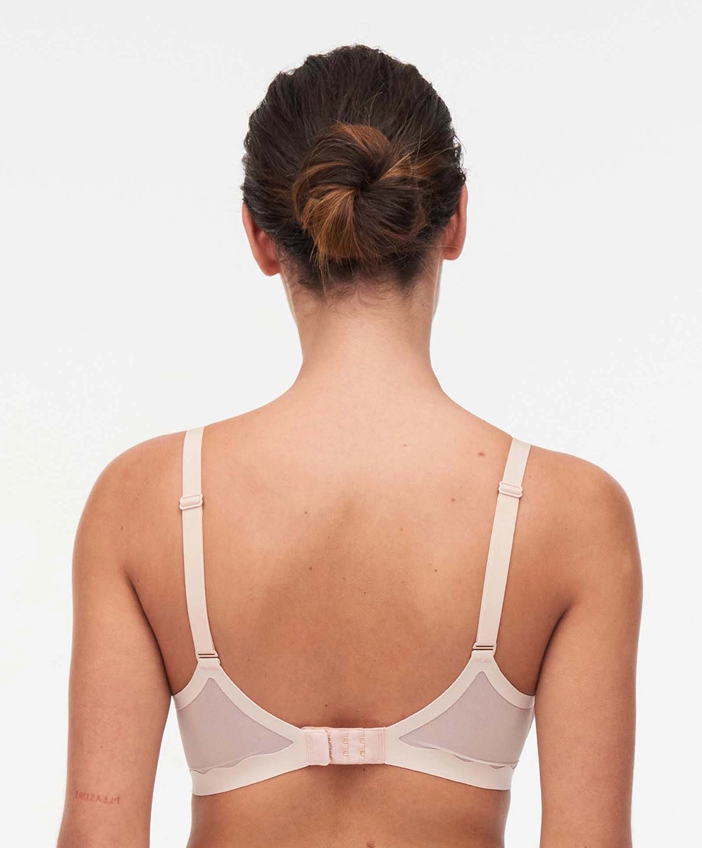 Soutien-gorge Coque Enveloppant Spacer Collection Pure Light De La Marque De Lingerie Chantelle. 4 Soutien-gorge Coque Enveloppant Spacer Collection Pure Light De La Marque De Lingerie Chantelle. – Image 2