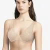 Soutien-gorge Spacer Triangle Plunge Beige Doré Collection Day To Night De Chez Chantelle.  -SOUTIEN-GORGE Soldes Boutique Soutien gorge spacer triangle armatures Chantelle Day to Night beige dore chair C15F70 01N 1