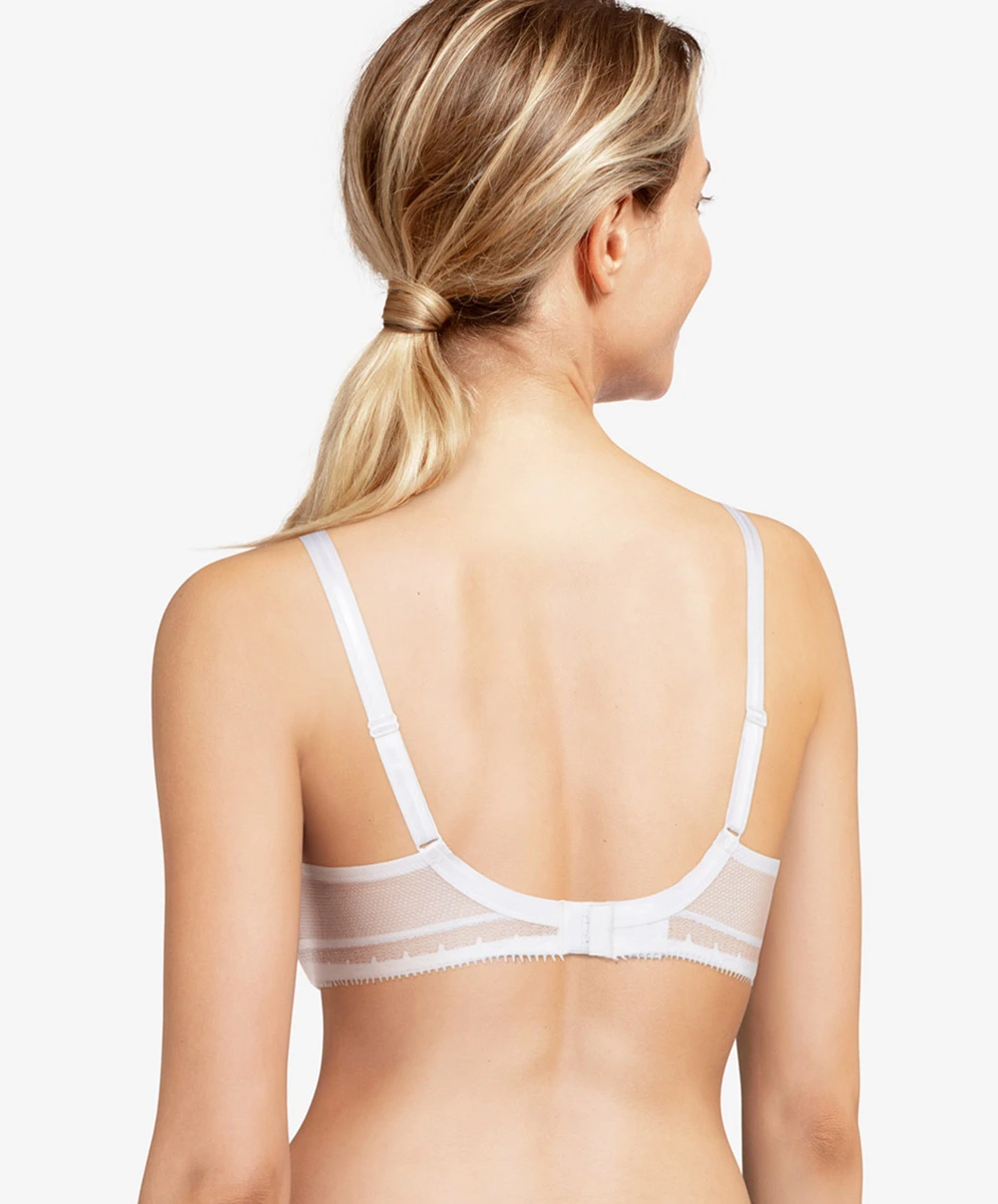 Soutien-gorge Spacer Triangle Plunge Blanc Collection Day To Night De Chez Chantelle. 4 Soutien-gorge Spacer Triangle Plunge Blanc Collection Day To Night De Chez Chantelle. – Image 2