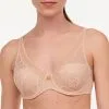 Soutien-gorge Spacer Triangle Plunge De La Marque De Lingerie Chantelle, Collection True Lace, Coloris Beige Doré.