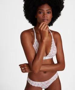 Soutien-gorge Bralette Triangle Sans Armatures Collection Lingerie Bahia & Moi Coloris Tangerine (blanc Et Détails Couleur Corail) De Chez Aubade Paris. 11 Soutien-gorge Bralette Triangle Sans Armatures Collection Lingerie Bahia & Moi Coloris Tangerine (blanc Et Détails Couleur Corail) De Chez Aubade Paris. -SOUTIEN-GORGE Soldes Boutique Soutien gorge triangle bralette bahia et moi tangerine Aubade blanc et corail PY10B 26 TANR 5