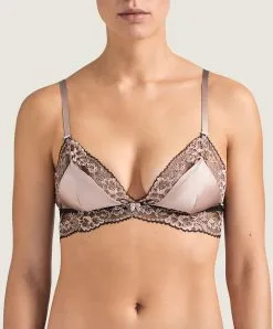 Soutien-gorge Sans Armatures Collection Femme Glamour Coloris Sonate (rose Poudré) De Chez Aubade Paris. 