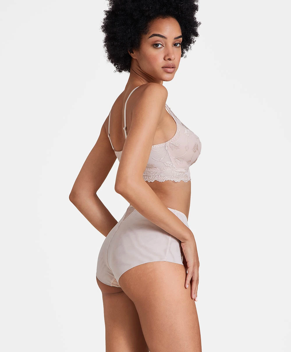 Soutien-gorge Bustier Sans Armatures Collection Softessence De La Maison De Lingerie Sexy Aubade. 4 Soutien-gorge Bustier Sans Armatures Collection Softessence De La Maison De Lingerie Sexy Aubade. – Image 2