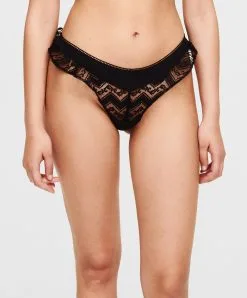 String Chantal Thomass De La Collection Lingerie De Charme Noire Nocturne.
