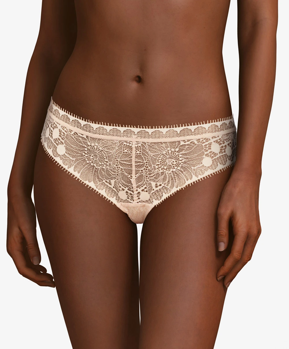 String Dentelle Sexy Beige Doré Collection Day To Night De Chez Chantelle. 3 String Dentelle Sexy Beige Doré Collection Day To Night De Chez Chantelle.