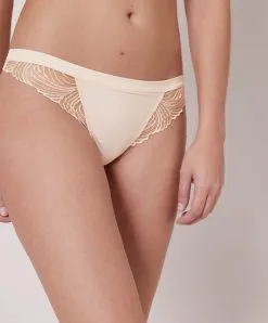 Simone Perele String Collection Nuance En Coloris Permanent Perle Ivoire De Chez Simone Pérèle. 