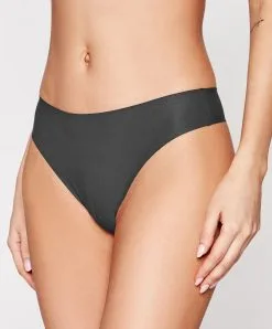String Taille Basse Gris Invisible Collection Essentielle Soft Stretch De Chez Chantelle. 