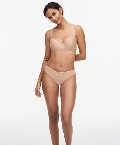 Tanga Collection Chic Essential Coloris Beige Doré  De Chez Chantelle Paris.  -SOUTIEN-GORGE Soldes Boutique Tanga Chantelle Chic Essential beige dore peau C16G90 01N 3