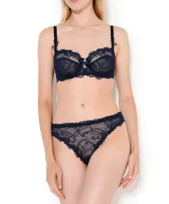 String Sexy (forme Tanga !) Soir De Venise De Chez Lise Charmel Tout En Dentelle De Calais Aux Motifs Floraux. 7 String Sexy (forme Tanga !) Soir De Venise De Chez Lise Charmel Tout En Dentelle De Calais Aux Motifs Floraux. -SOUTIEN-GORGE Soldes Boutique Tanga Lise Charmel Soir de Venise Bleu marine ACA0003 BV ensemble