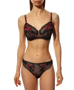 Tanga Collection L'amour En Liberté De La Maison De Lingerie Française Lise Charmel. 22 Tanga Collection L'amour En Liberté De La Maison De Lingerie Française Lise Charmel. -SOUTIEN-GORGE Soldes Boutique Tanga Lise Charmel l amour en liberte fuchsia ACH0005 LF 103