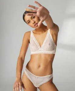 Simone Perele Tanga Simone Pérèle De La Collection De Lingerie Permanente Délice Coloris Poudre. -SOUTIEN-GORGE Soldes Boutique Tanga Simone Perele Swing poudre petale rose pastel 15Y710 332 5