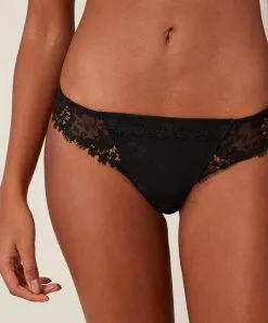Simone Perele Tanga Sexy Collection Wish Coloris Noir De Chez Simone Pérèle. 