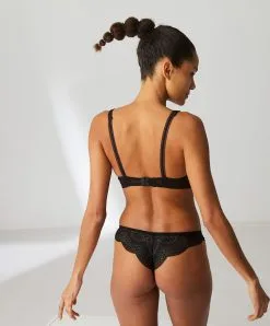 Simone Perele Tanga En Dentelle Simone Pérèle Collection De Lingerie Permanente Karma Coloris Noir. 12 Simone Perele Tanga En Dentelle Simone Pérèle Collection De Lingerie Permanente Karma Coloris Noir. -SOUTIEN-GORGE Soldes Boutique Tanga en dentelle Simone Perele Karma noir 12V710 015 4
