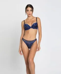 Tanga En Soie Lise Charmel Collection Splendeur Soie, Coloris Splendeur Bermudes (=bleu Marine). -SOUTIEN-GORGE Soldes Boutique Tanga en soie Lise Charmel Splendeur soie bermudes bleu marine ACC0080 BS 504