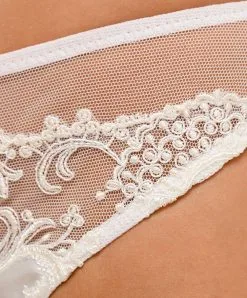 Tanga En Soie Lise Charmel Collection Splendeur Soie Coloris écru Nacre (=ivoire). 9 Tanga En Soie Lise Charmel Collection Splendeur Soie Coloris écru Nacre (=ivoire). -SOUTIEN-GORGE Soldes Boutique Tanga en soie Lise Charmel Splendeur soie ecru nacre ivoire ACC0080 EN 4